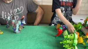 Игрушки растения против зомби.  Plants vs Zombies