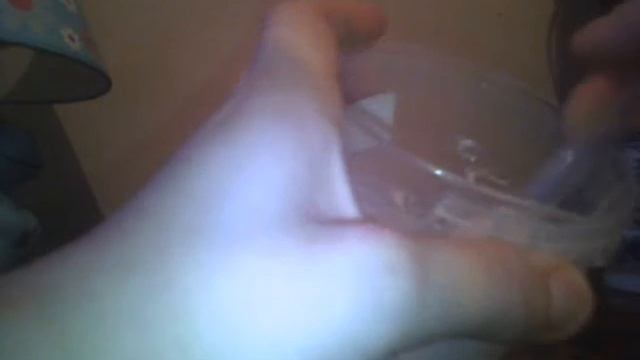 Лизун из клея для обоев