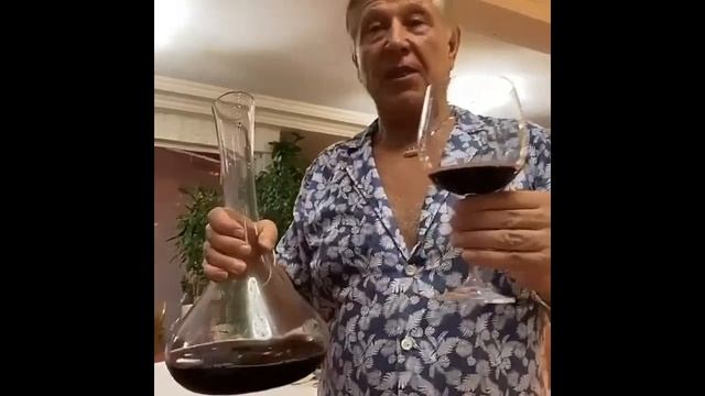 Павел Ипатов угощает винами светских львиц в сочинском санатории смотреть онлайн