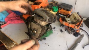 Мото-коса ,,Хускварна 323R,,Вещь которую очень сложно ,,ушатать,,!)