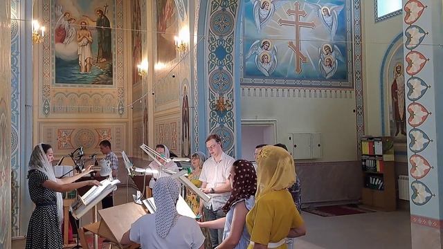Тропари на «Бог господь...»: воскресный, глас 8-й, святых глас 4-й, Богородичен глас 4-й. смотреть онлайн