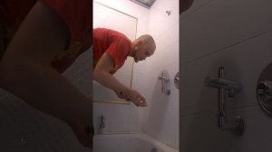 Герметизация внутренних углов силиконовым герметиком