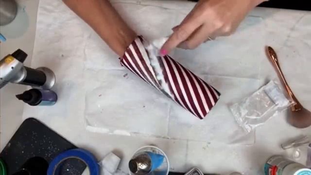 DIY WHIPPED TOPPING GLITTER TUMBLER смотреть онлайн