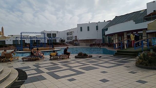Застряла на водной горке. Долго включала камеру. Отель "Sharm Holiday Resort Aqua Park" 4*. смотреть онлайн