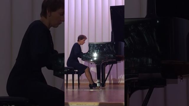 Зубова Ольга Валерьевна: Ф. Шопен - Этюд As-dur, op. 25 N1. смотреть онлайн