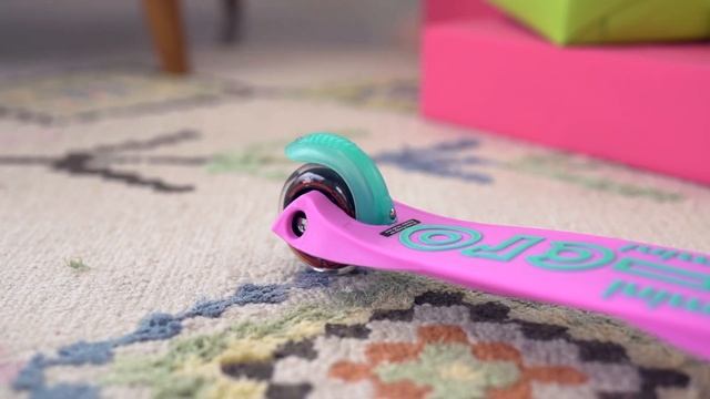 Mini Micro: the quality scooter for preschoolers ages 2 to 5 - it's a Classic! смотреть онлайн