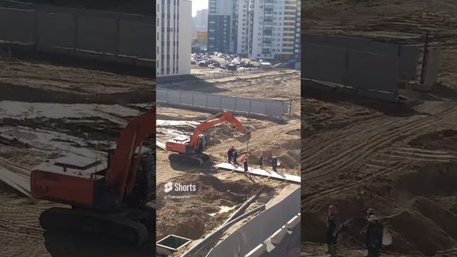 Сейчас строители построят дорожку ко школе #Shorts #экскаваторы смотреть онлайн