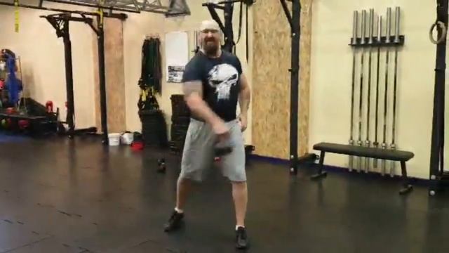 Подсобка с гирей для единоборств! смотреть онлайн