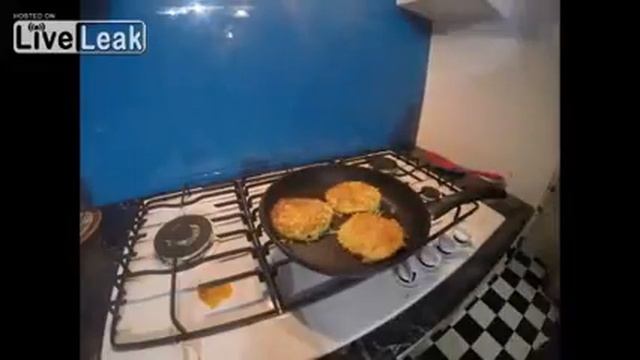 как приготовить и съесть драники из картофеля с сыром смотреть онлайн