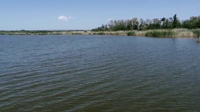 Рыбалка на водоёме Любовка, Ростовская обл Неклиновский район. Изучаем водоем место супер! смотреть онлайн
