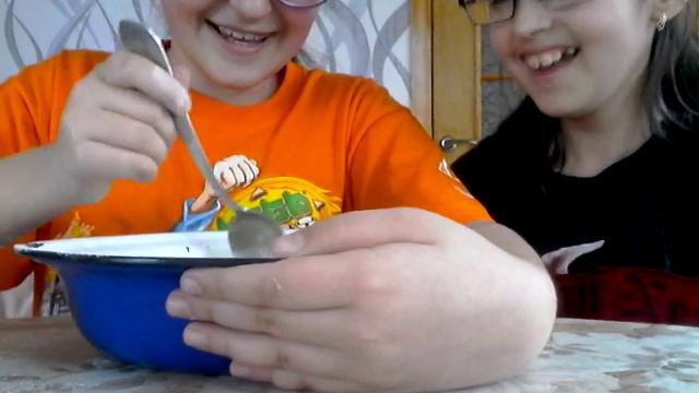 Как сделать Play Doh своими руками в домашних условиях? 1 часть! смотреть онлайн