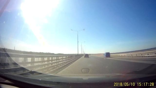 Дорога по дамбе через Финский залив. Кронштадт. смотреть онлайн