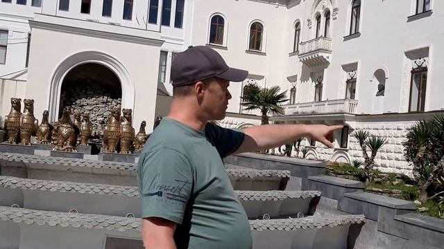 Центр города Сухум. Гриффоны. Дорога к ботаническому саду. смотреть онлайн