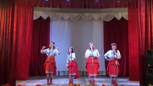 Вокальная группа «Ягода-малина» песня «Порушка пораня» смотреть онлайн