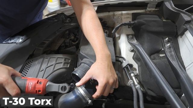 Audi Q5 2.0 Cabin And Engine Air Filter Removal And Replacement (2011 - 2017)