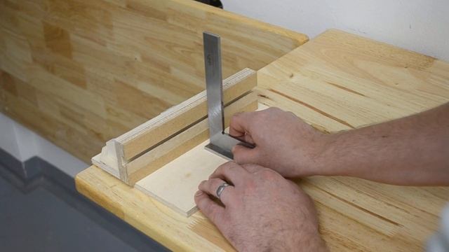 DIY Table Saw Sled | Small Table Saw Sled смотреть онлайн