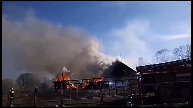 Пожар в доме|горит частный дом|тушение пожара|Мишутка смотреть онлайн