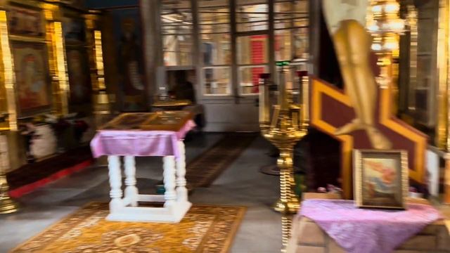 Помогите на цветы сделать веночек для Чудотворной иконы Казанской Божьей Матери- матушка Валентина