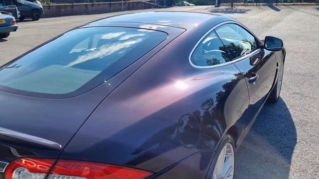 Jaguar XK 5.0 V8 Portfolio in Caviar Metallic Walk Around смотреть онлайн