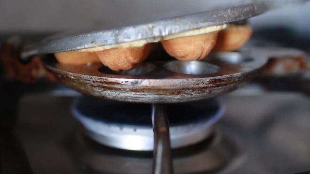 Печенье ОРЕШКИ со сгущенкой в орешниц. Гора вкусняшек из детства! смотреть онлайн