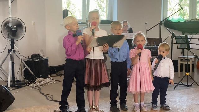 Слева улыбаются, справа улыбаются смотреть онлайн