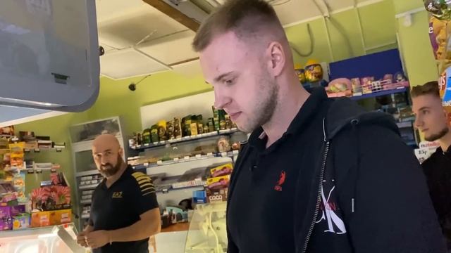 ВЕРНУЛИСЬ В ДИКИЙ ЦИРК / БАРЫГИ ЗАКРЫЛИСЬ В МАГАЗИНЕ / ПРИЕХАЛА ПОЛИЦИЯ ИЛИ МУС*РА? / 4 ЧАСТЬ смотреть онлайн