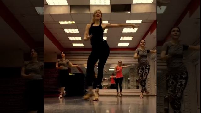 Все во вселенной ритмично. Все танцует. (Майя Ангелу) смотреть онлайн
