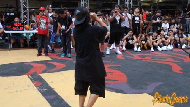 Loonie & Abra Rock!!! Picnic Games at The Tenement смотреть онлайн