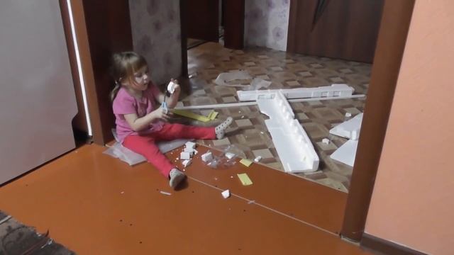 МАЛЬЧИКИ ЗАНЯТЫ РЕМОНТОМ - ДЕВОЧКИ ДЕЛАЮТ МАКИЯЖ) 4.12.19. смотреть онлайн