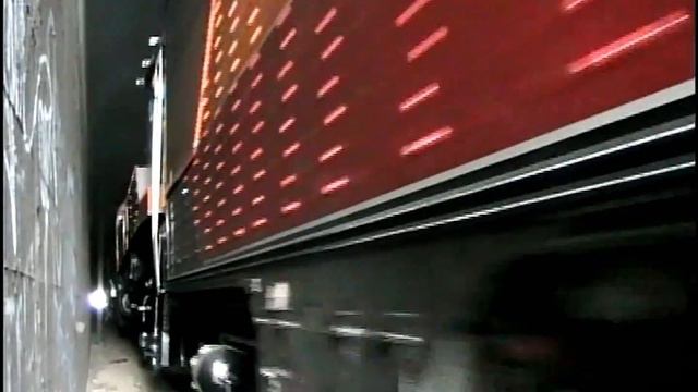 Union Pacific 844 and Southern Pacific 4449 Double head into Everett tunnel, Washington. смотреть онлайн