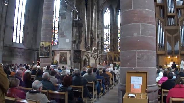 St. Lorenz kirche church in old town Nuremberg / Nürnberg смотреть онлайн