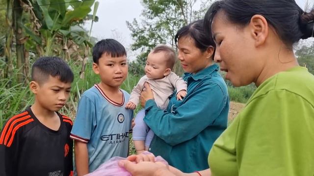 Single Mother: Love Poor Children - Cook Noodles For Poor Children To Eat