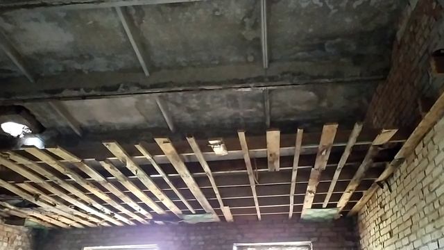 Заброшенные здания в промзоне. смотреть онлайн