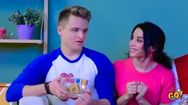 ЛУЧШИЕ СПОСОБЫ ТАЙКОМ ПРОНЕСТИ ЕДУ И ИДЕИ-САМОДЕЛКИ || Как пронести еду куда угодно от 123 GO Like! смотреть онлайн