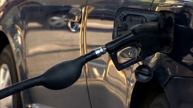 Лопни на заправке смотреть онлайн