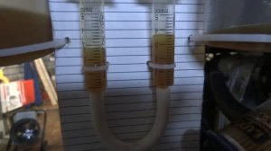 Жидкостный синхронизатор для карбюраторов Урала в действии.