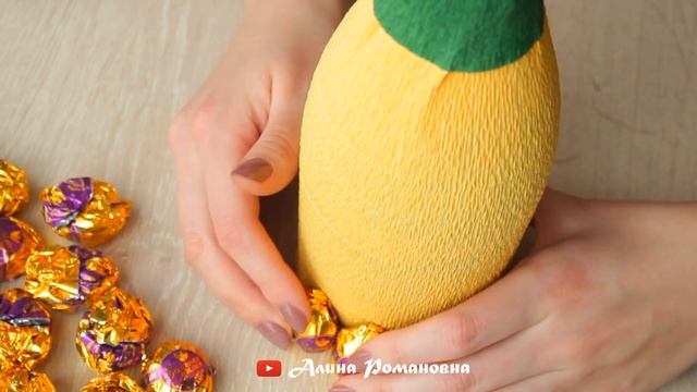АНАНАС ИЗ ШАМПАНСКОГО И КОНФЕТ МАСТЕР-КЛАСС. Подарок на новый год своими руками. смотреть онлайн