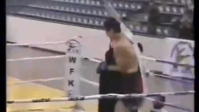 kick-boxing REVI ONIANI KLUBI,,KONDORI"(ponichala)TRENER DAVID DATUSANI. смотреть онлайн