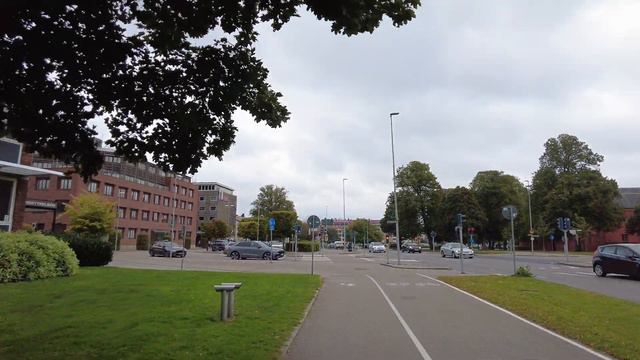 Halmstad, walking tour of this Swedish coastal town смотреть онлайн