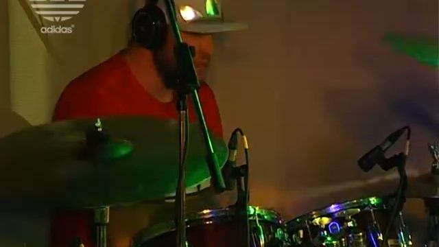 Noize MC - Ругань из-за стены.mpg смотреть онлайн