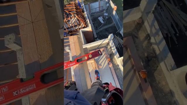 Деревянный каркас . Каркас для сланца . Ломаная кровля. смотреть онлайн