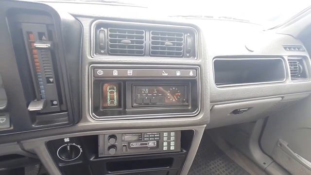 Ford Sierra 2.0 Ghia (1983) #ford #sierra #fordsierra #clasicosenlacarretera смотреть онлайн