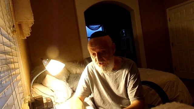 Шалом равви,я иудей,нужно ли вплетать голубую нить в кисти цицит?(Ilya) смотреть онлайн