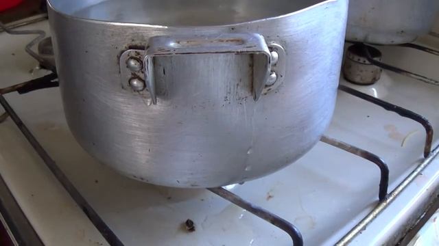 Кастрюля плачет(pan is crying) смотреть онлайн