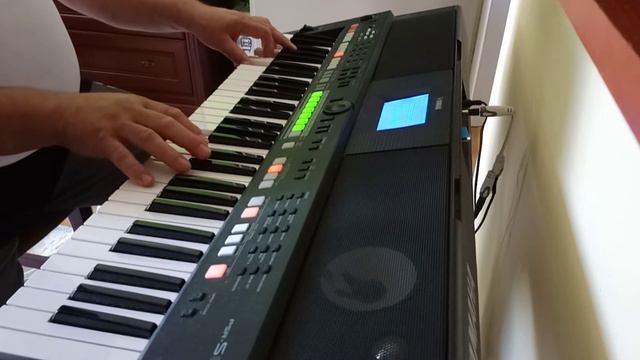 Jedna z gwiazd YAMAHA PSR-S 650 смотреть онлайн