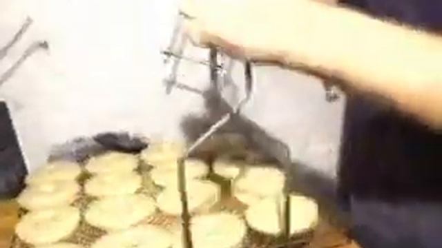 Doughnut Plant on New York Non-Stop (1998) смотреть онлайн