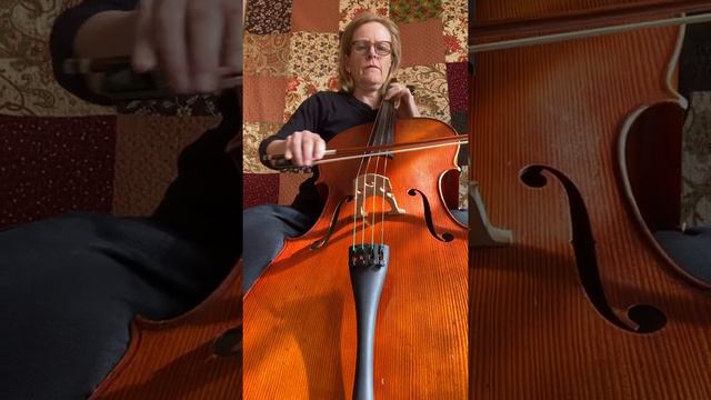 Three different bowings for the Prelude to the First Bach Suite in G Major. смотреть онлайн