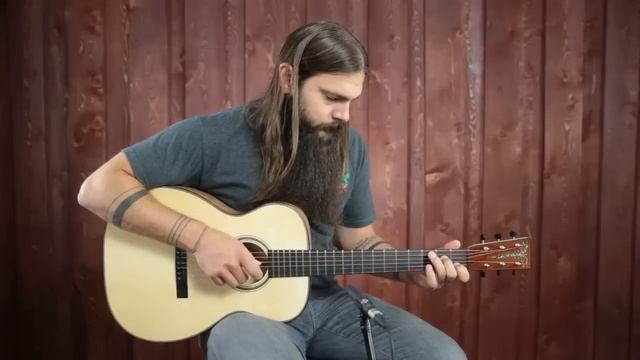 Martin 00-18V Birdseye Maple (signed by CF Martin IV) смотреть онлайн