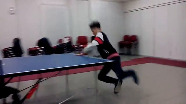 брат играет в настольный теннис Facepalm   720x540