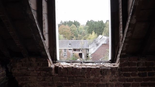Château Rouge ~ Urban Exploring Belgium смотреть онлайн